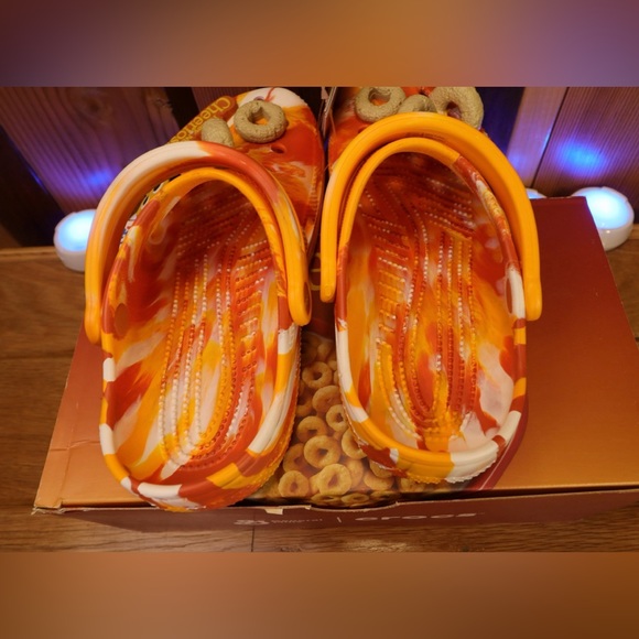 Croc Honey Nut Cheerios Classic Kid J4 - Brand New, Fun Design - Picture 2 of 8